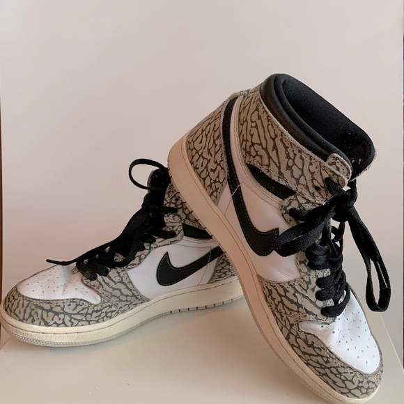 Air Jordan 1 Retro High OG 'White Cement' 5.5 Y Big Boy’s - Picture 2 of 7